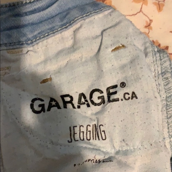 Light wash skinny jeans. No stains or rips. - Picture 3 of 3